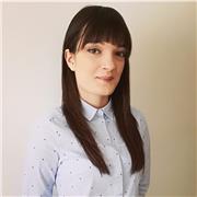 Laureata magistrale, con pluriennale esperienza come tutor universitario, elabora tesi umanistiche